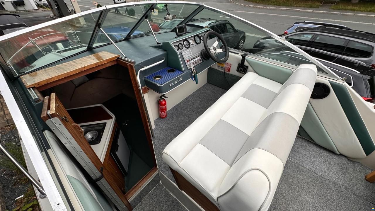 Sea Ray Seville 230