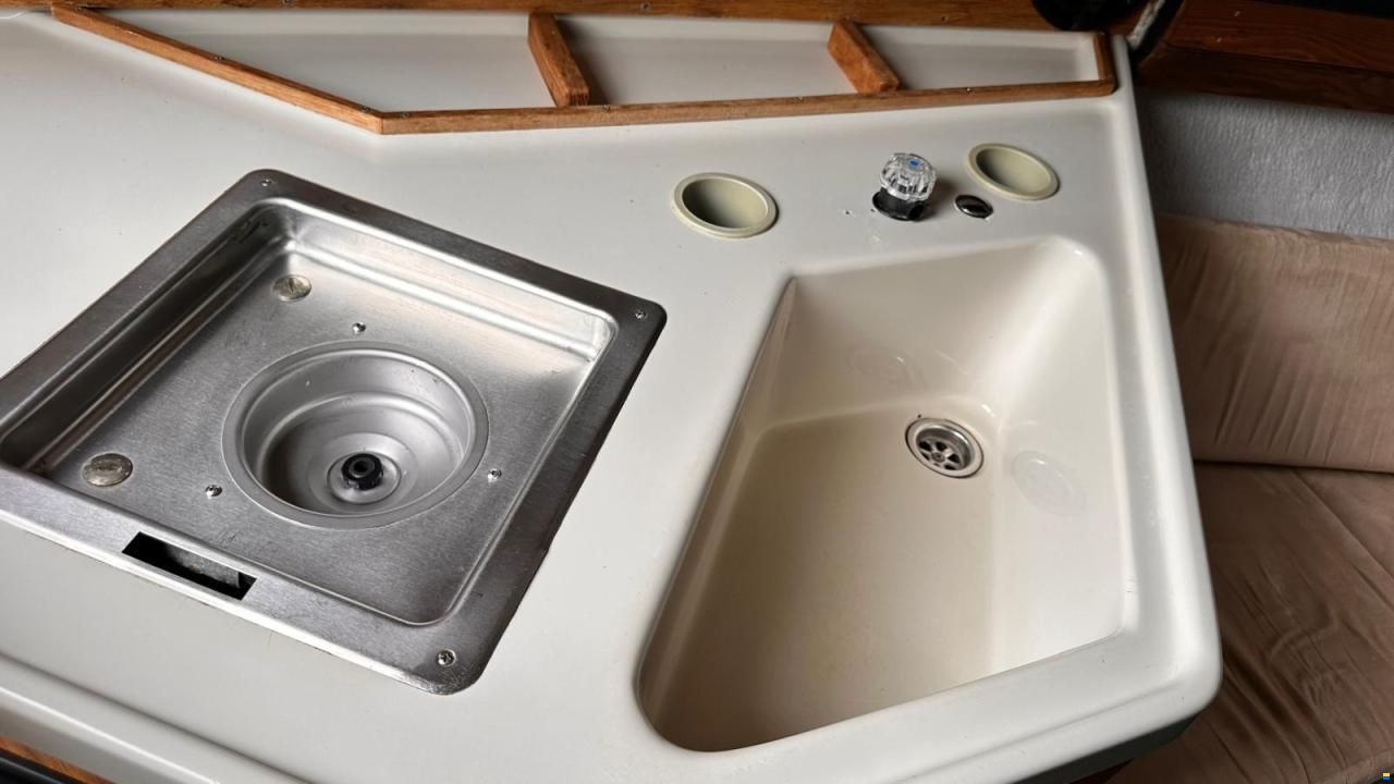 Sea Ray Seville 230