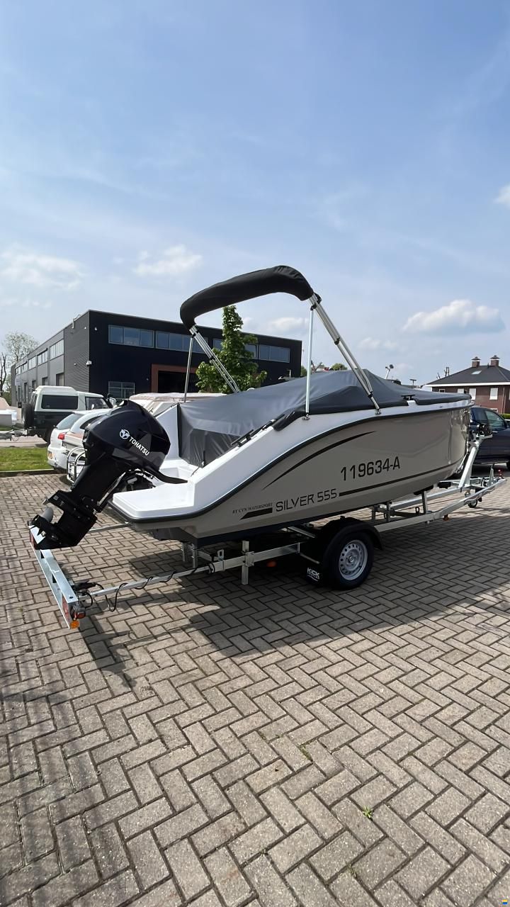 SilverYacht Silver 555