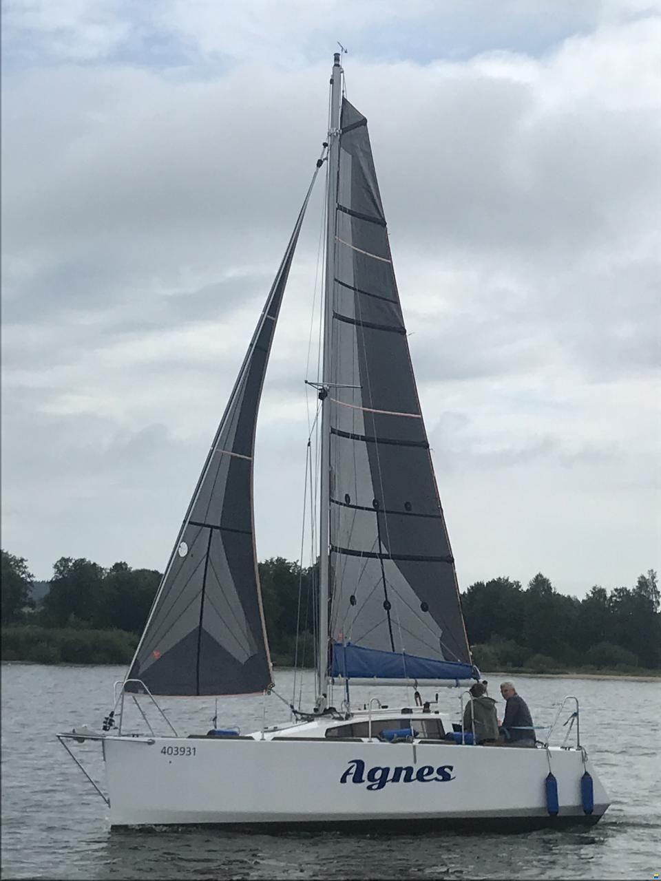 jonascatamaran.cz Sharpie 7,40m Agnes