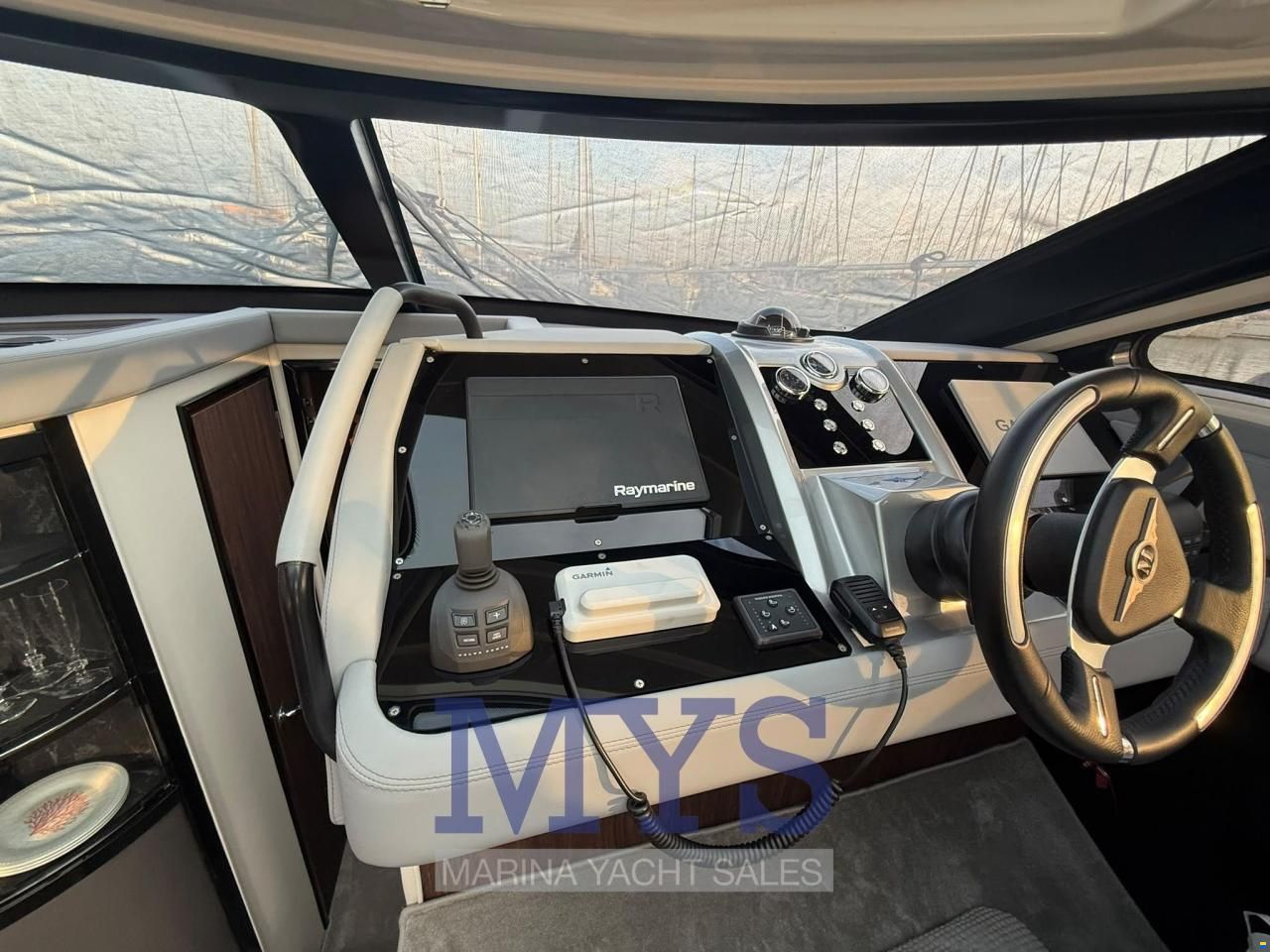 Marquis 420 Sport Coupe
