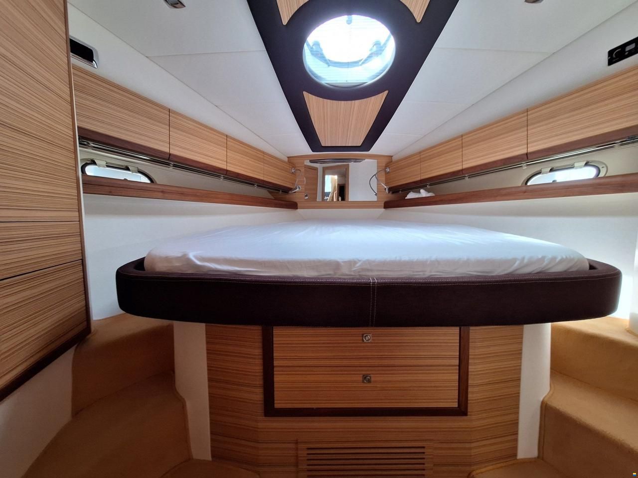 Airon Marine 4300 T-TOP