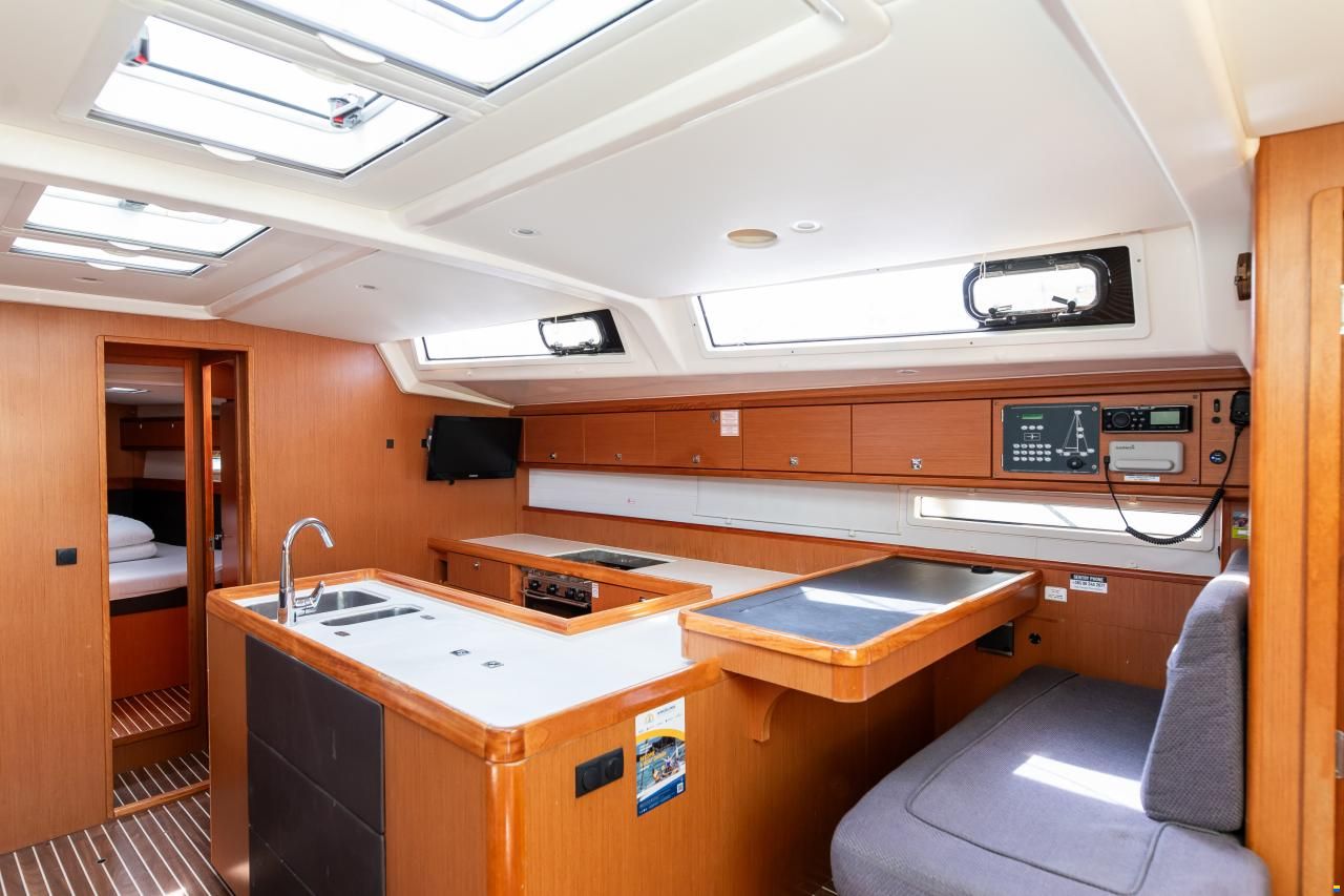 Bavaria Cruiser 56