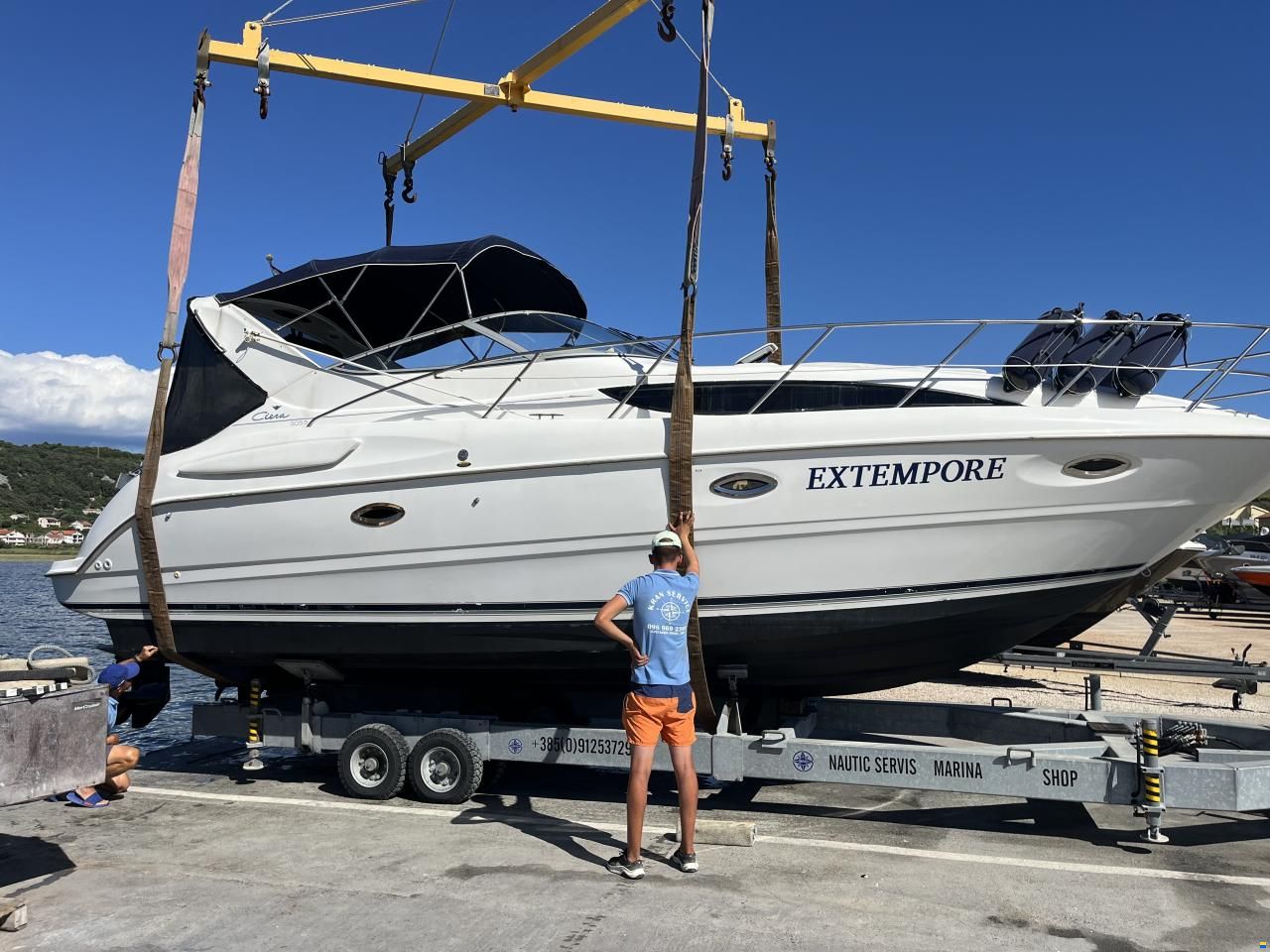 Bayliner 3055