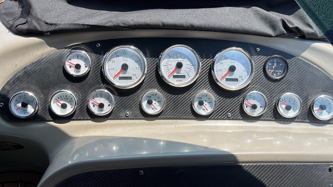 Bayliner 3055