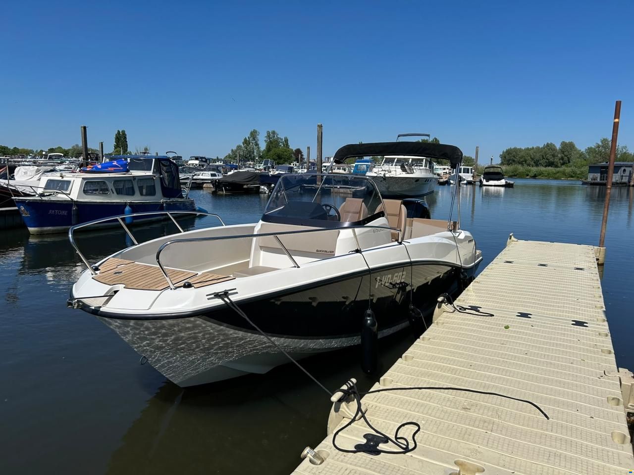 Quicksilver Active 675 Open