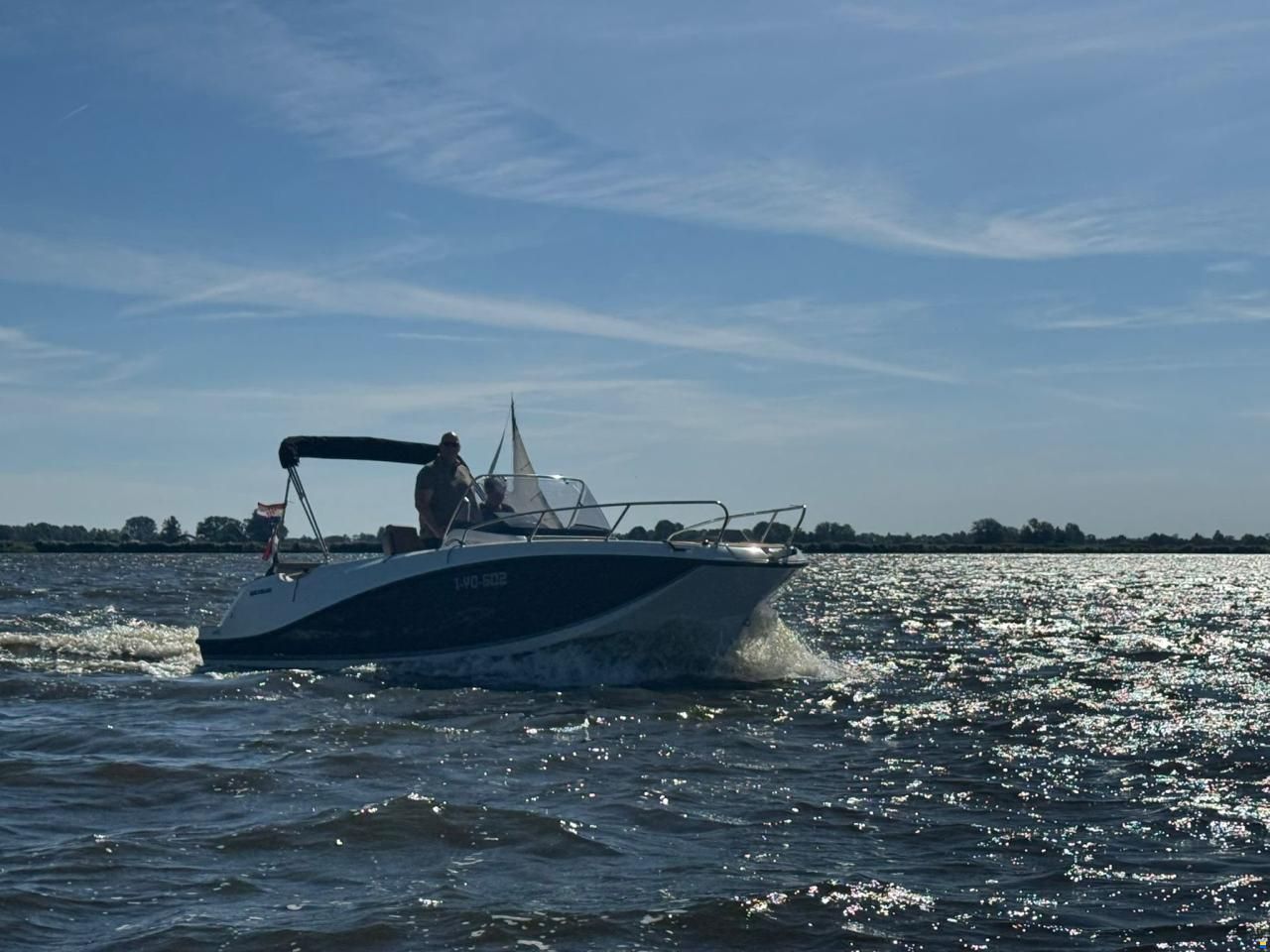 Quicksilver Active 675 Open