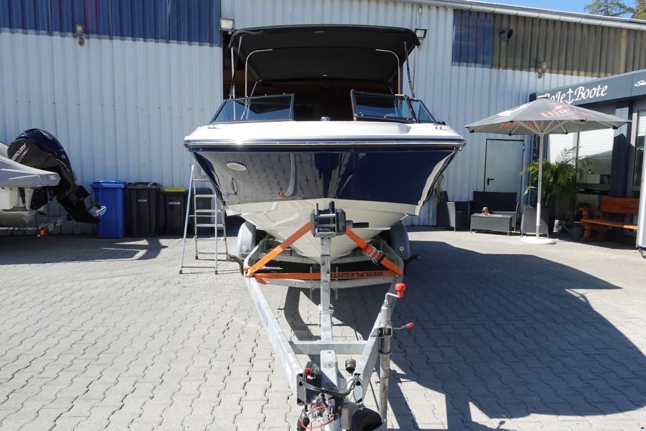 Sea Ray SPXE 210 & Trailer (1. Hand)