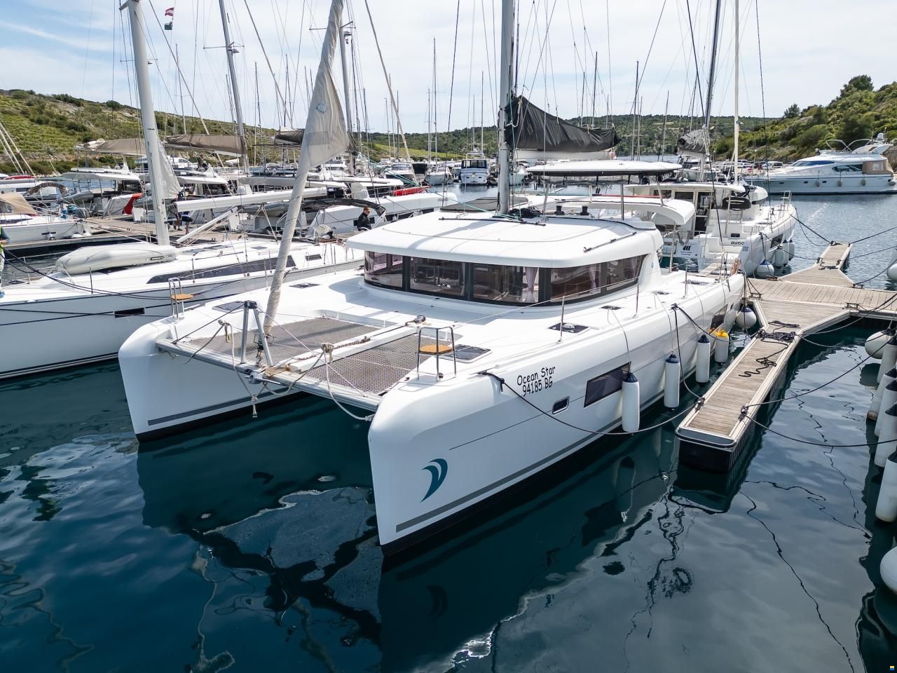 Lagoon 42, 4+2