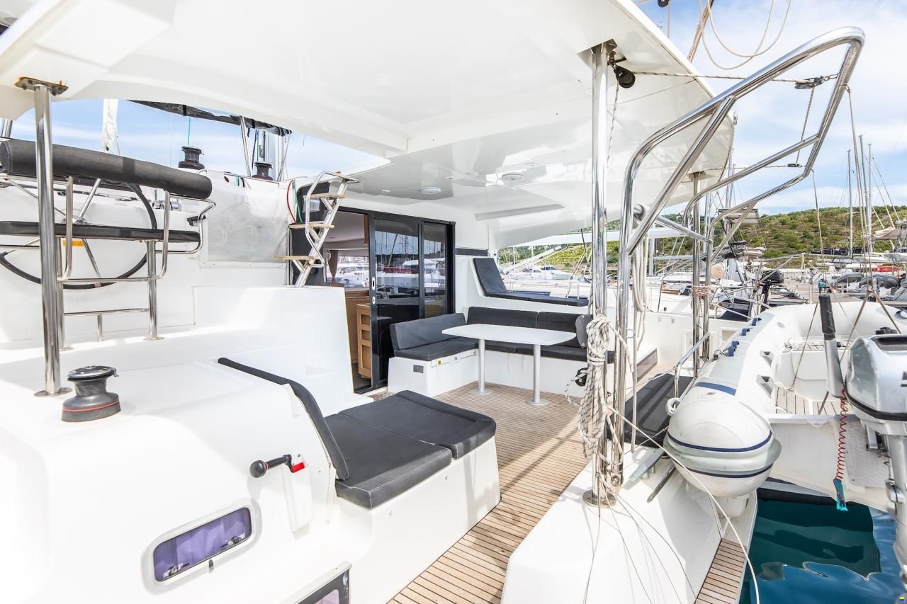 Lagoon 42, 4+2