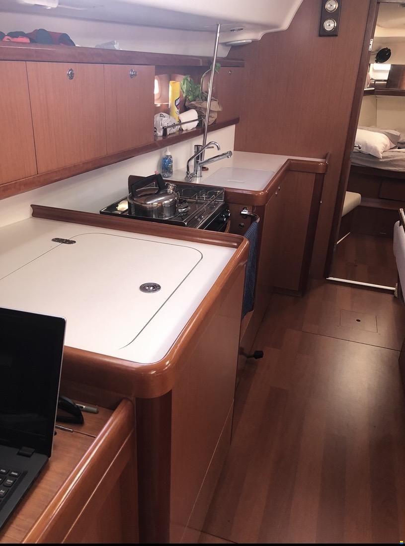 Beneteau Oceanis 43