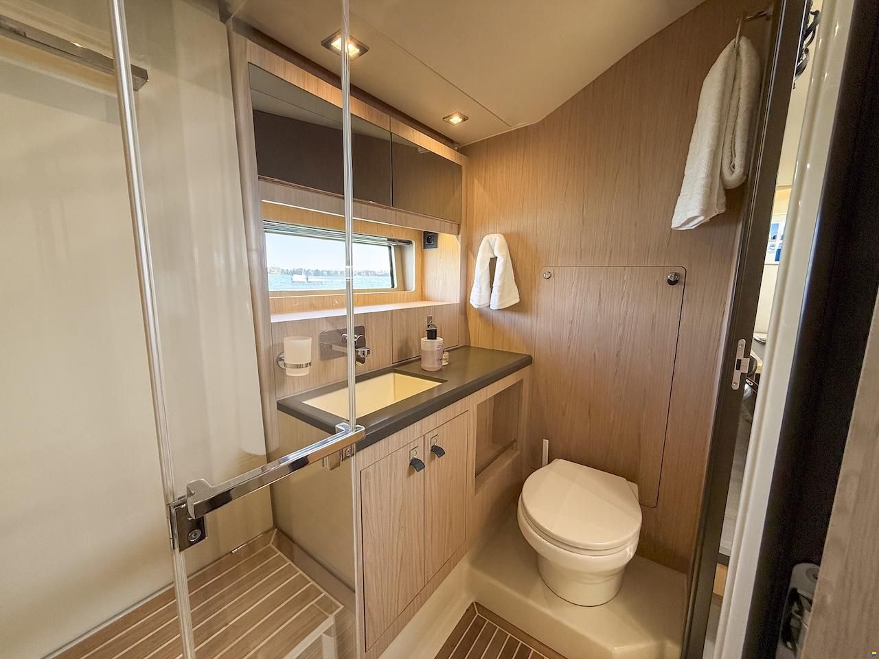 Beneteau OCEANIS YACHT 62