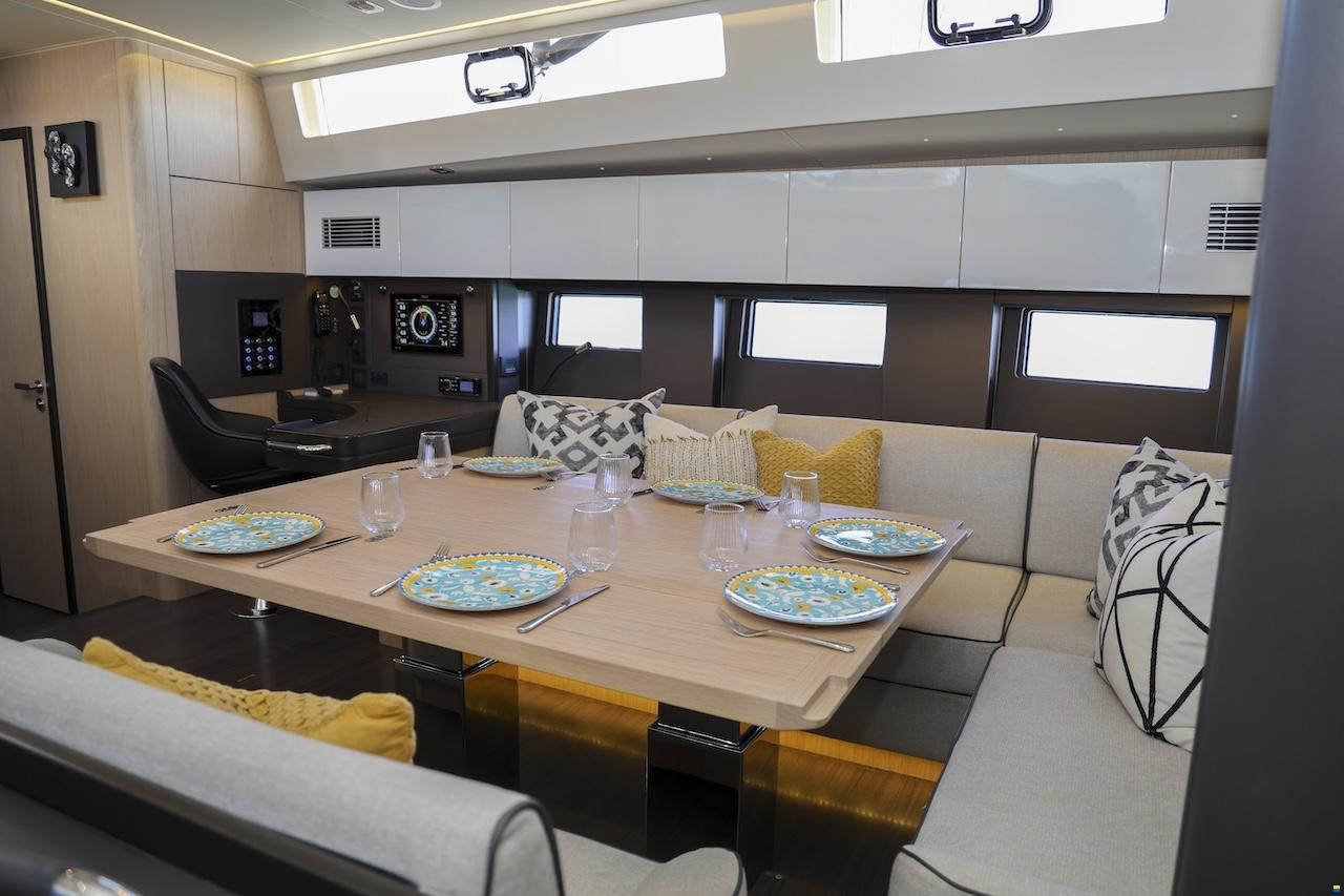 Beneteau OCEANIS YACHT 62