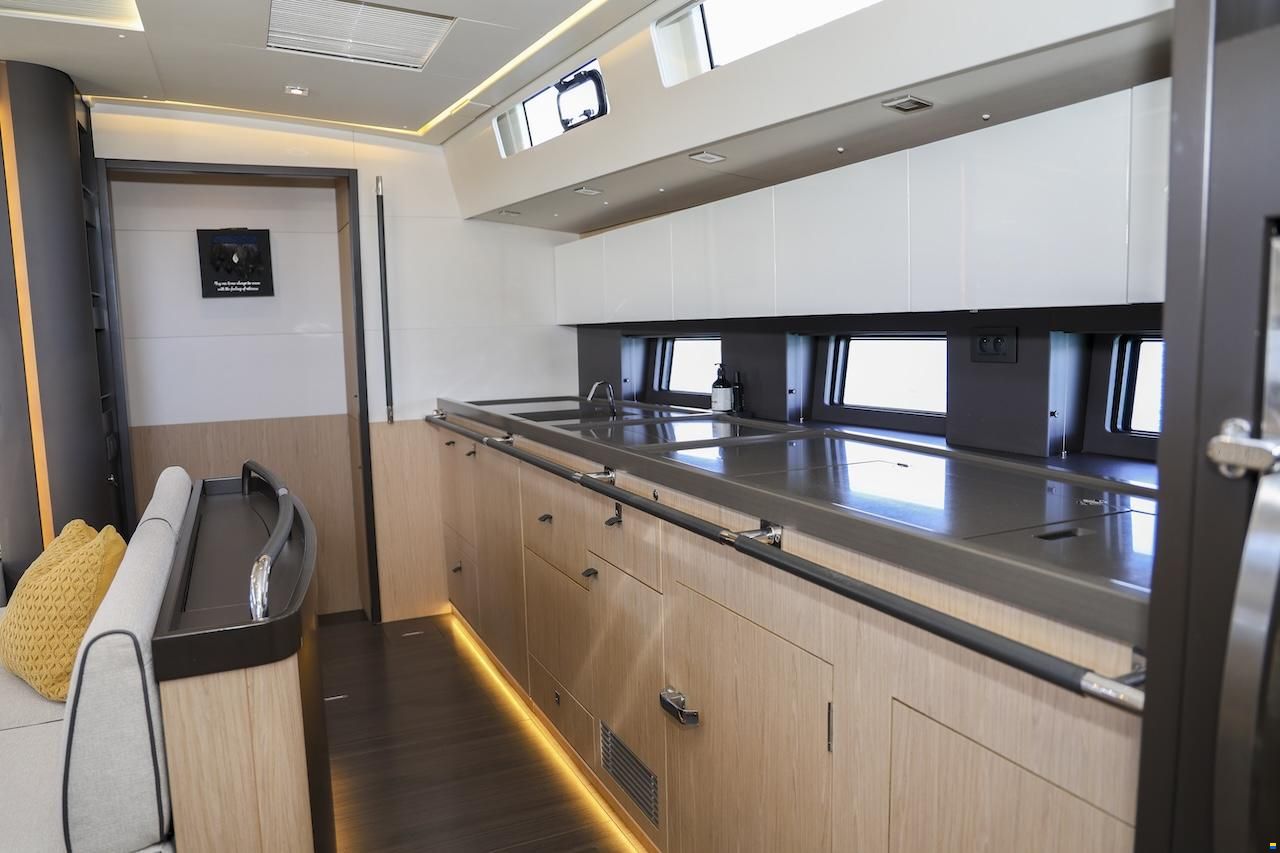Beneteau OCEANIS YACHT 62