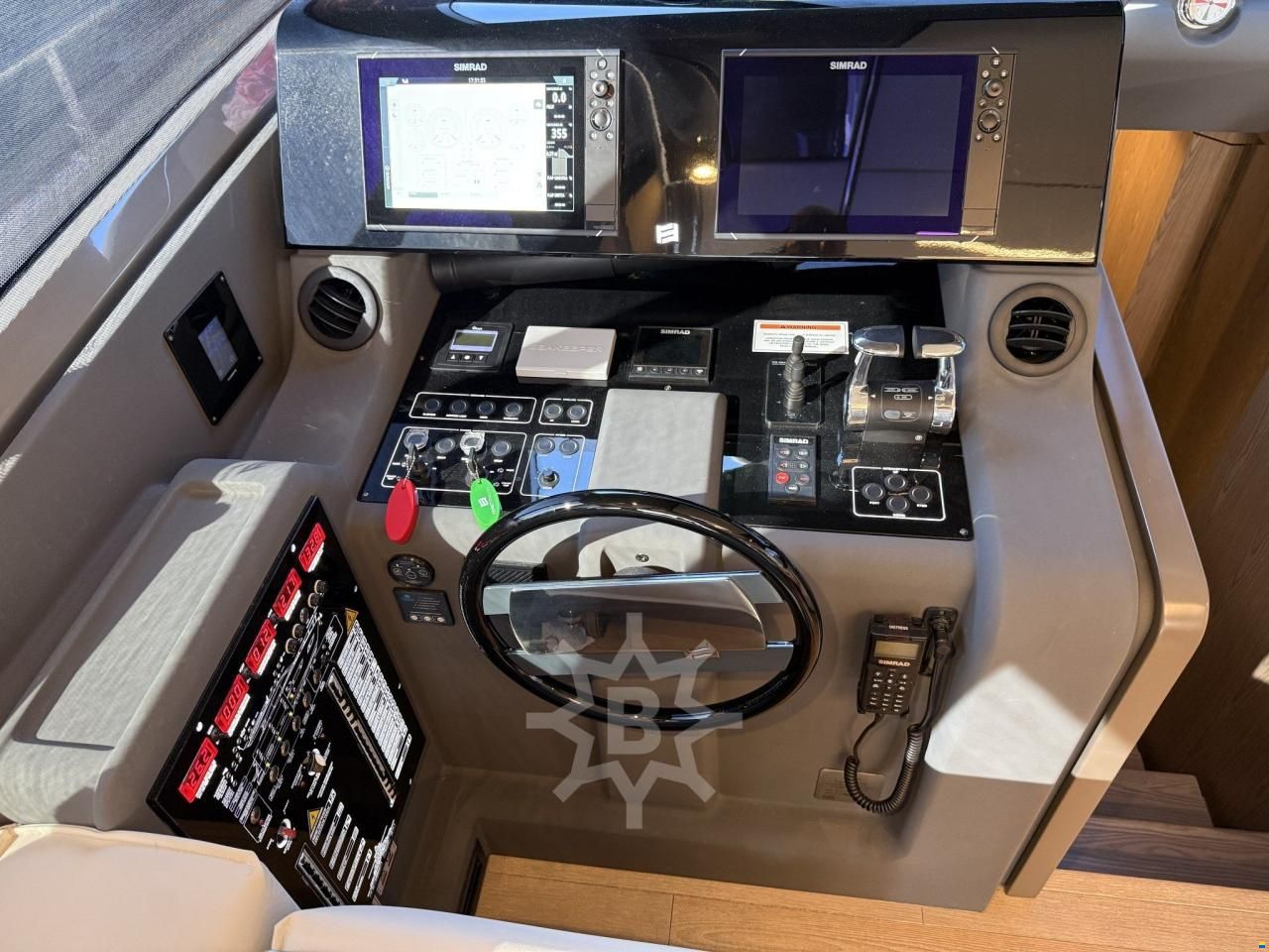 Ferretti 550