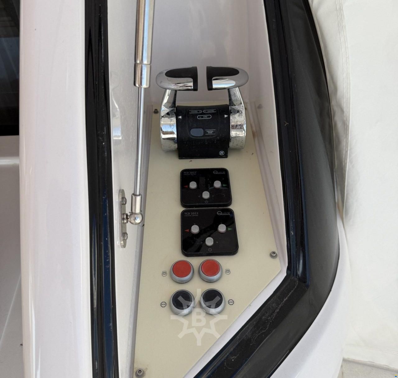 Ferretti 550