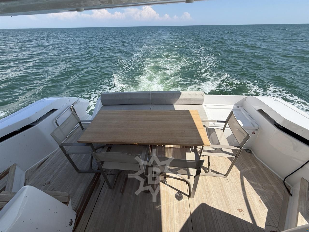 Ferretti 550