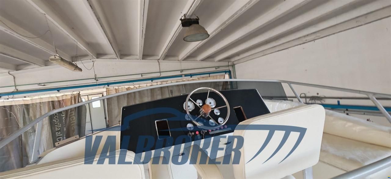 Bertram Yacht 28 Fly