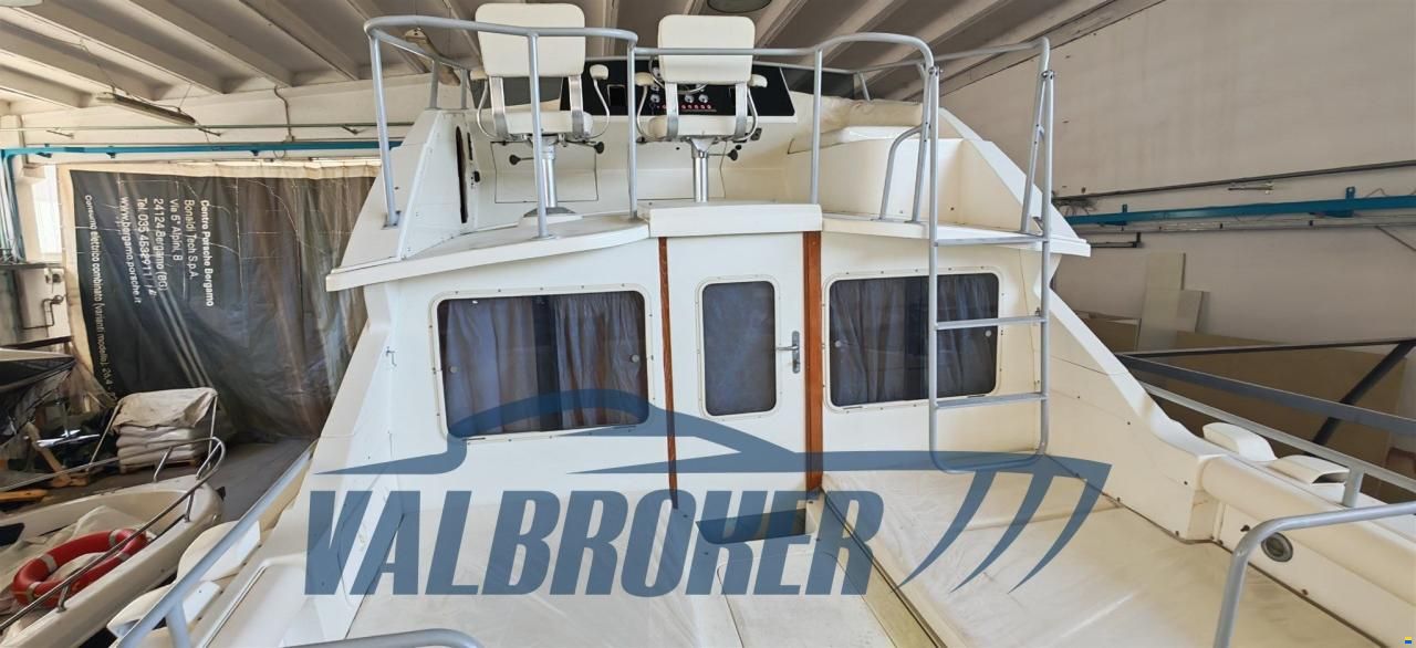 Bertram Yacht 28 Fly