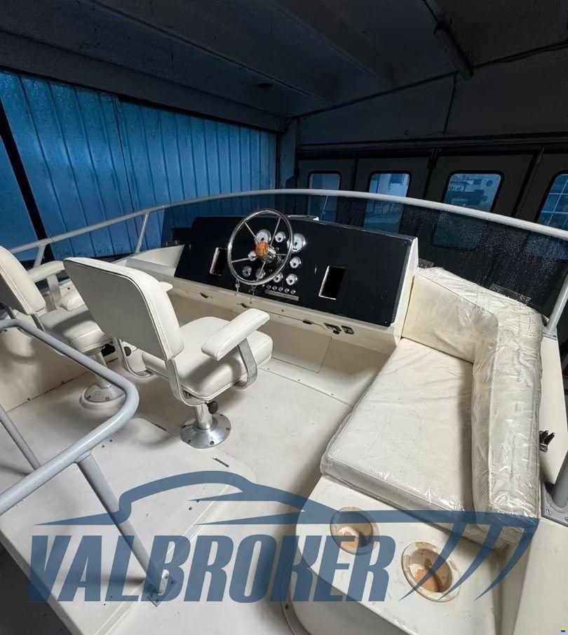 Bertram Yacht 28 Fly