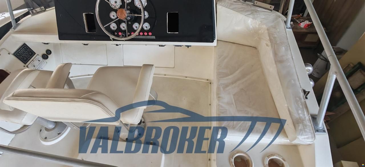 Bertram Yacht 28 Fly