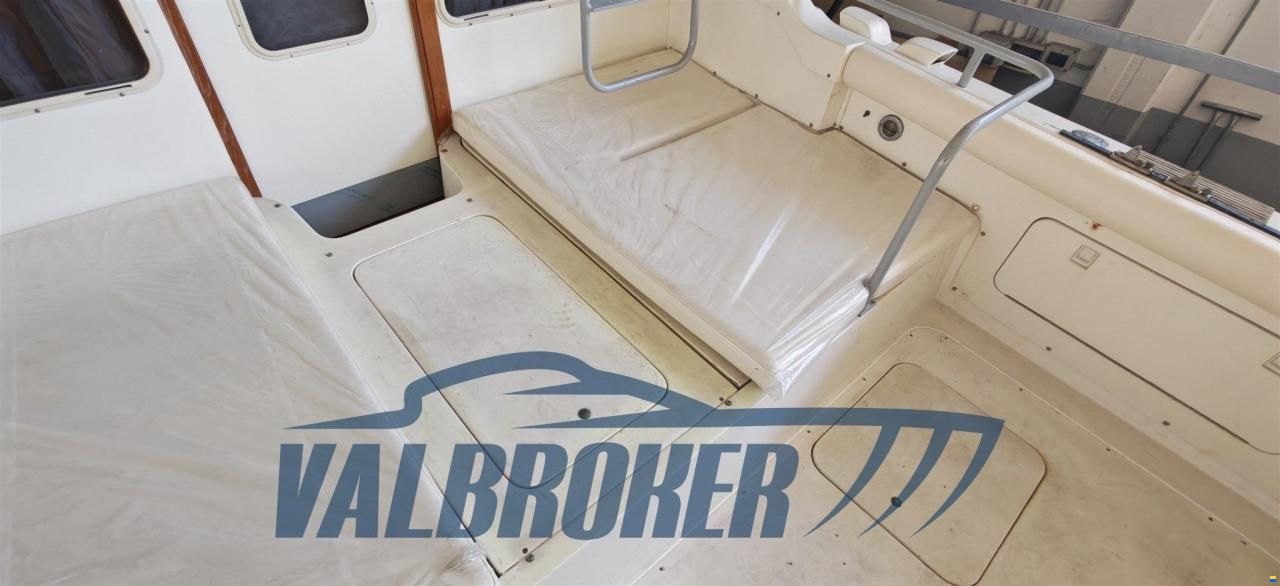 Bertram Yacht 28 Fly