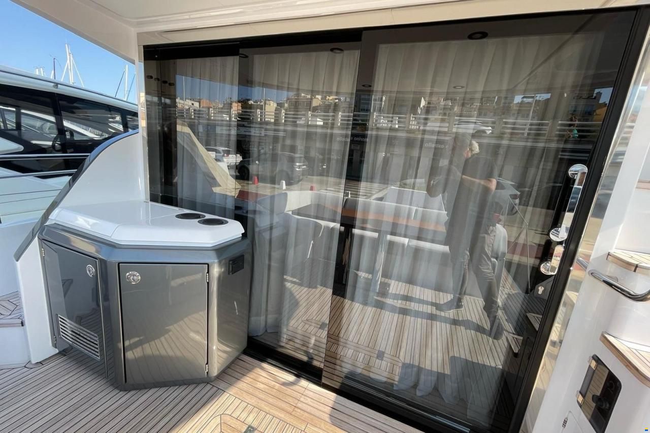 Azimut Fly 53