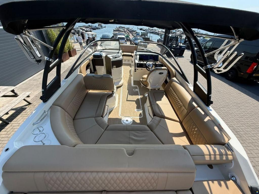 Sea Ray SLX 250