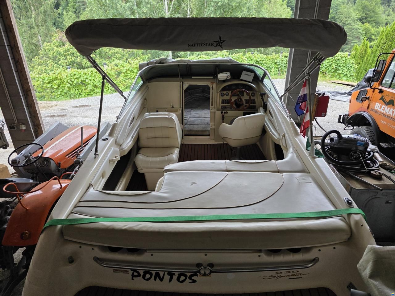Sea Ray 230 Overnighter Select