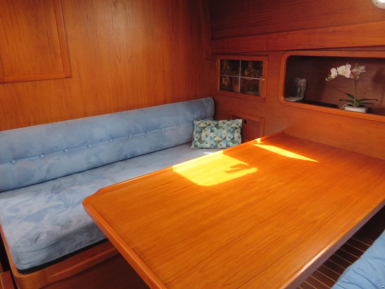 Nauticat 33