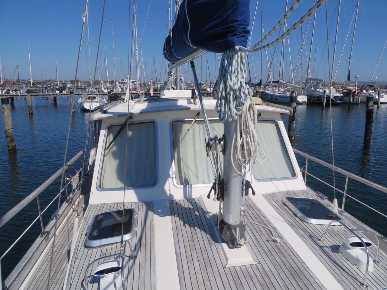 Nauticat 33