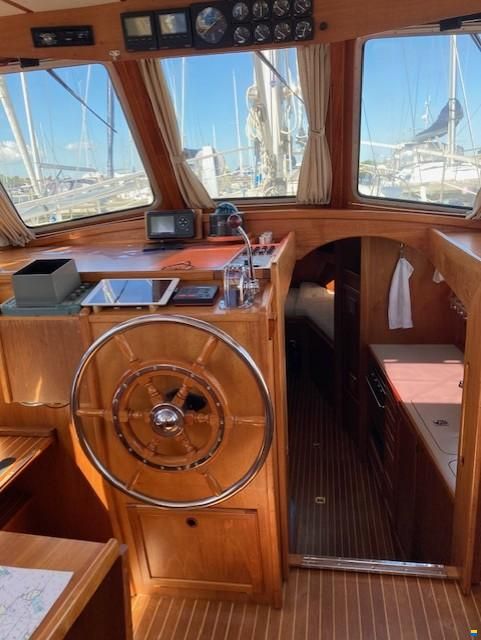 Nauticat 33