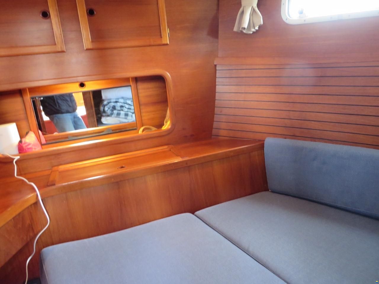 Nauticat 33