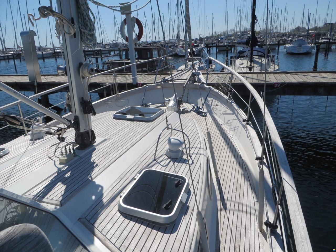 Nauticat 33