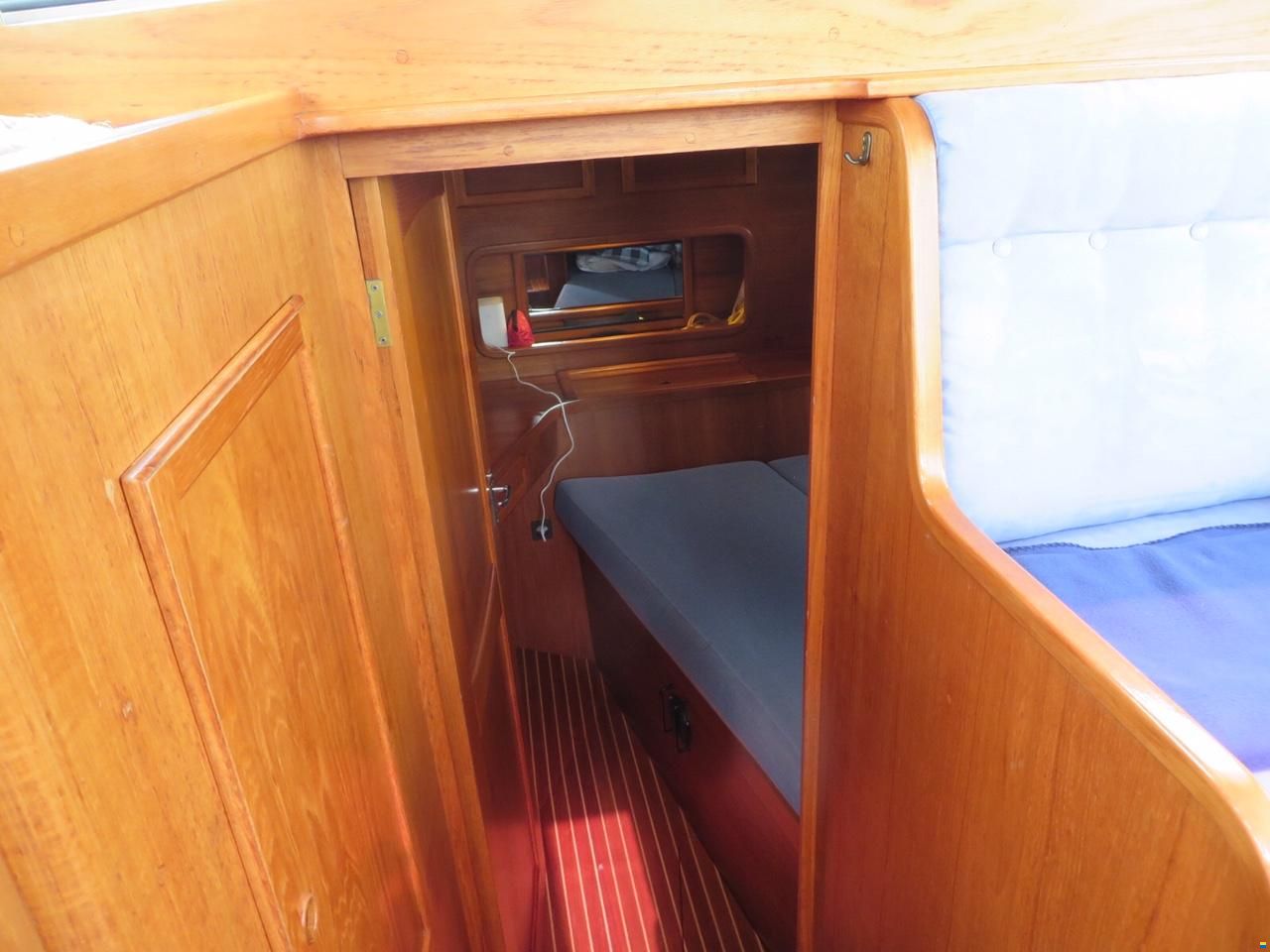 Nauticat 33