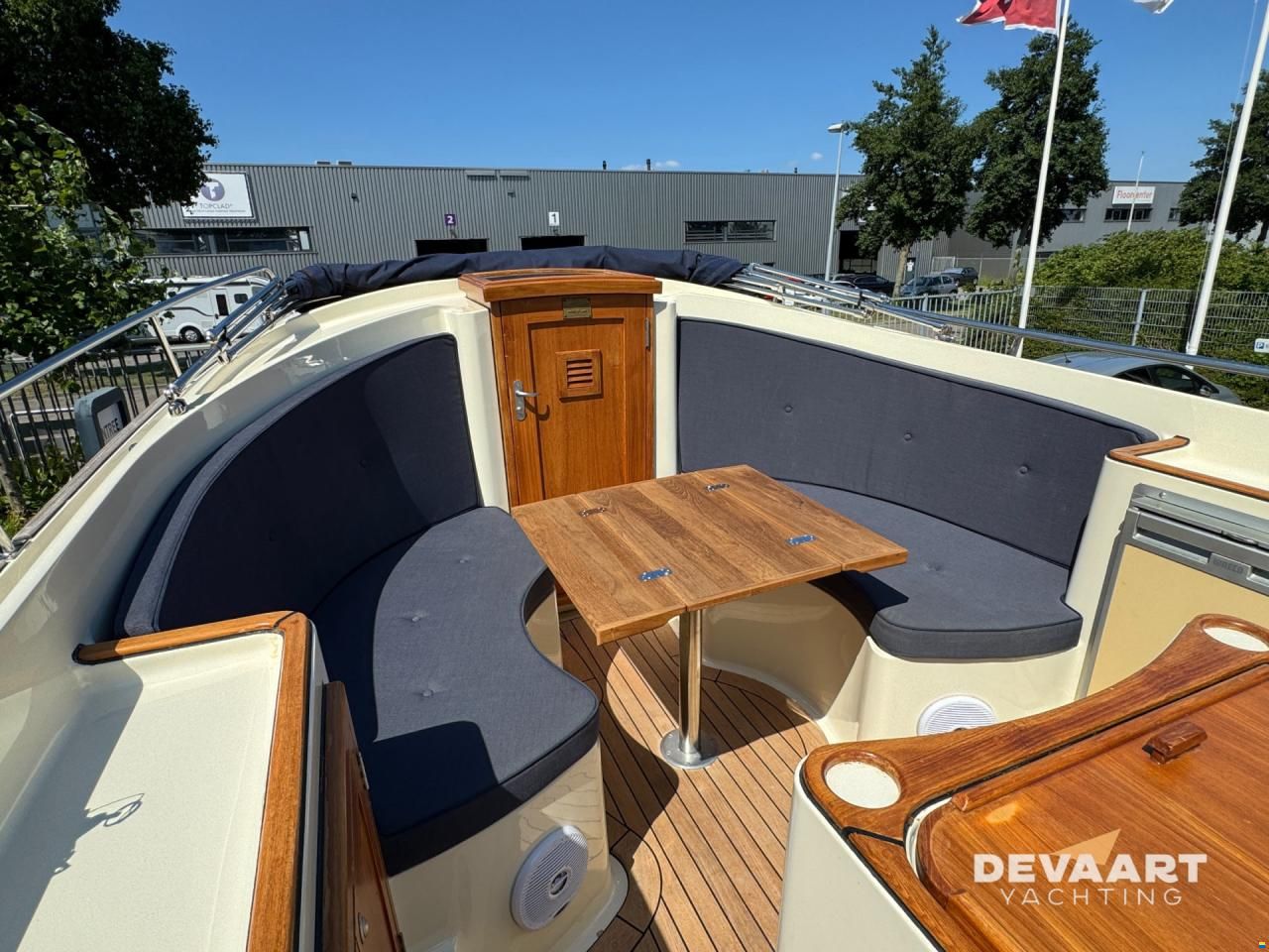 Intercruiser 27