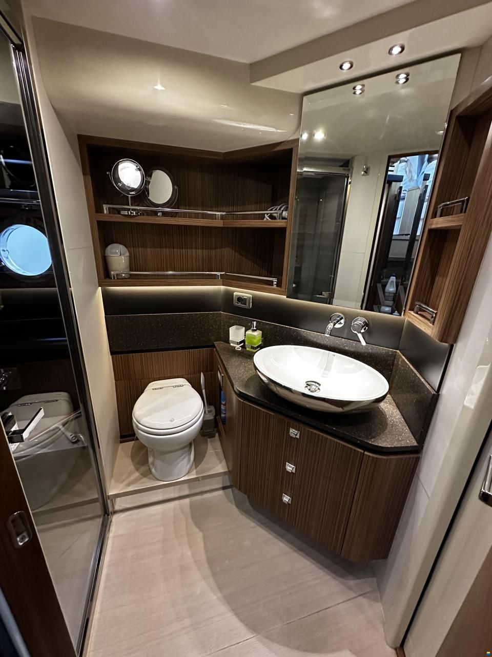 Absolute Navetta 52