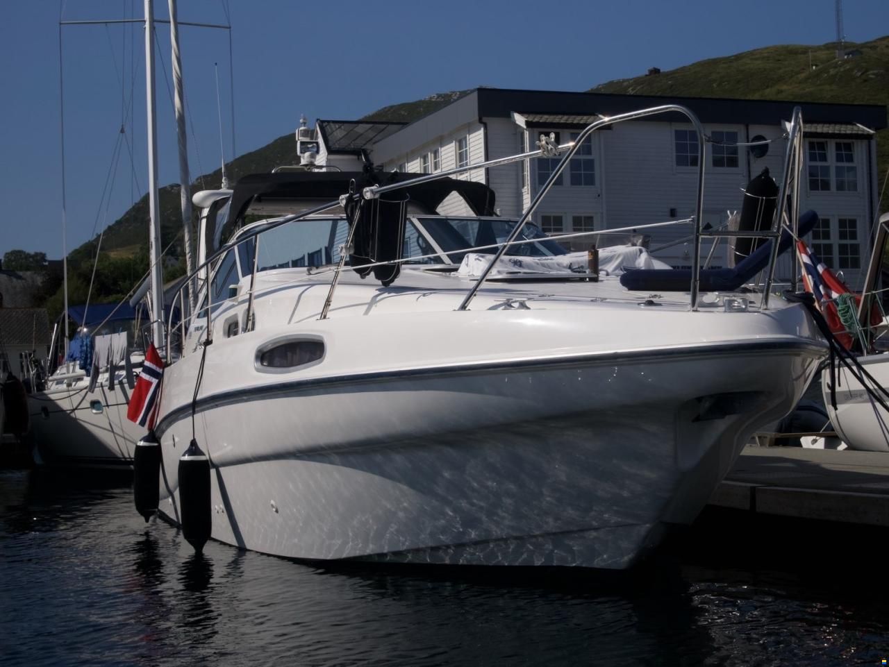 Sealine Sportcruiser 28
