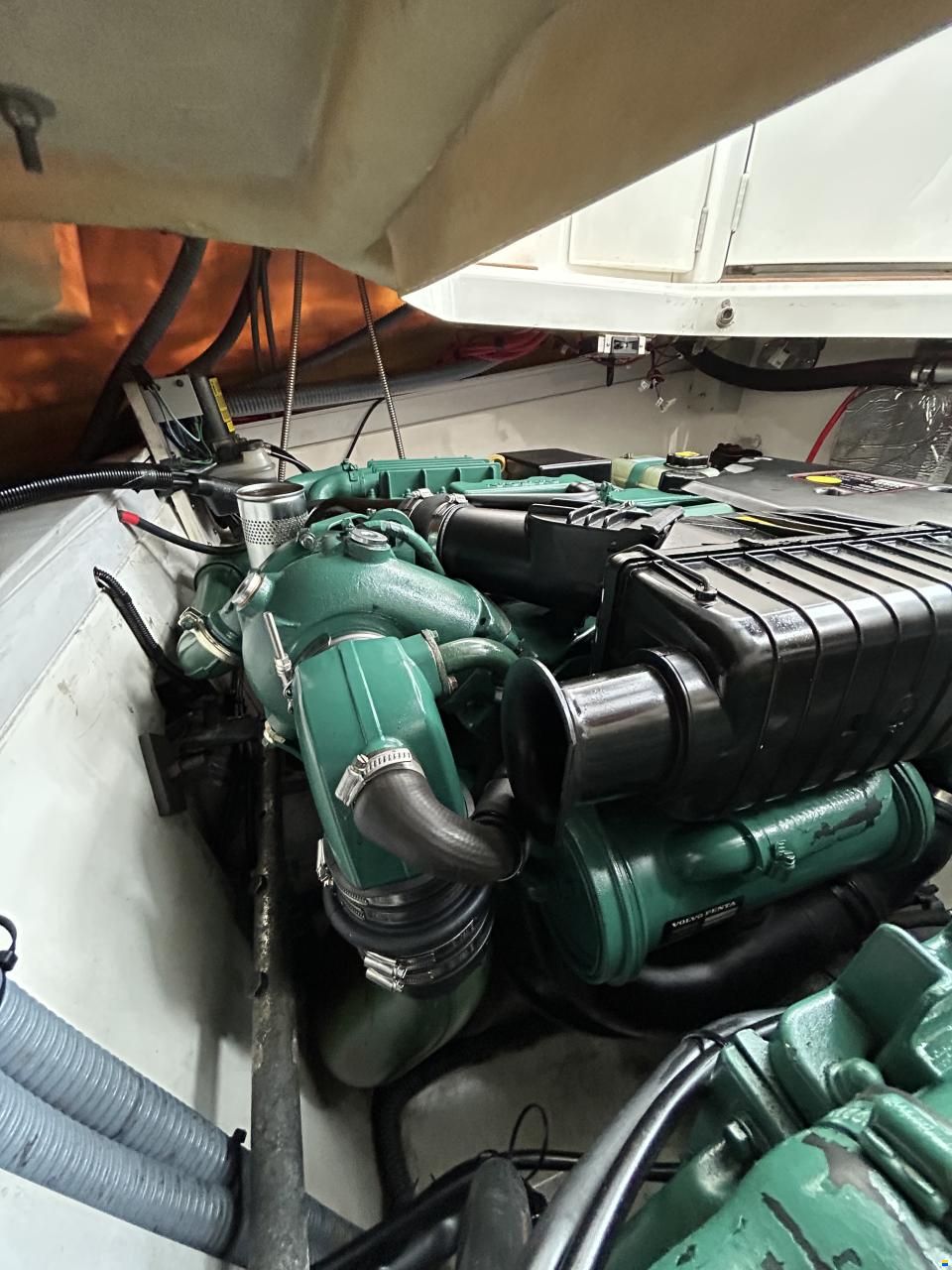 Sealine Sportcruiser 28