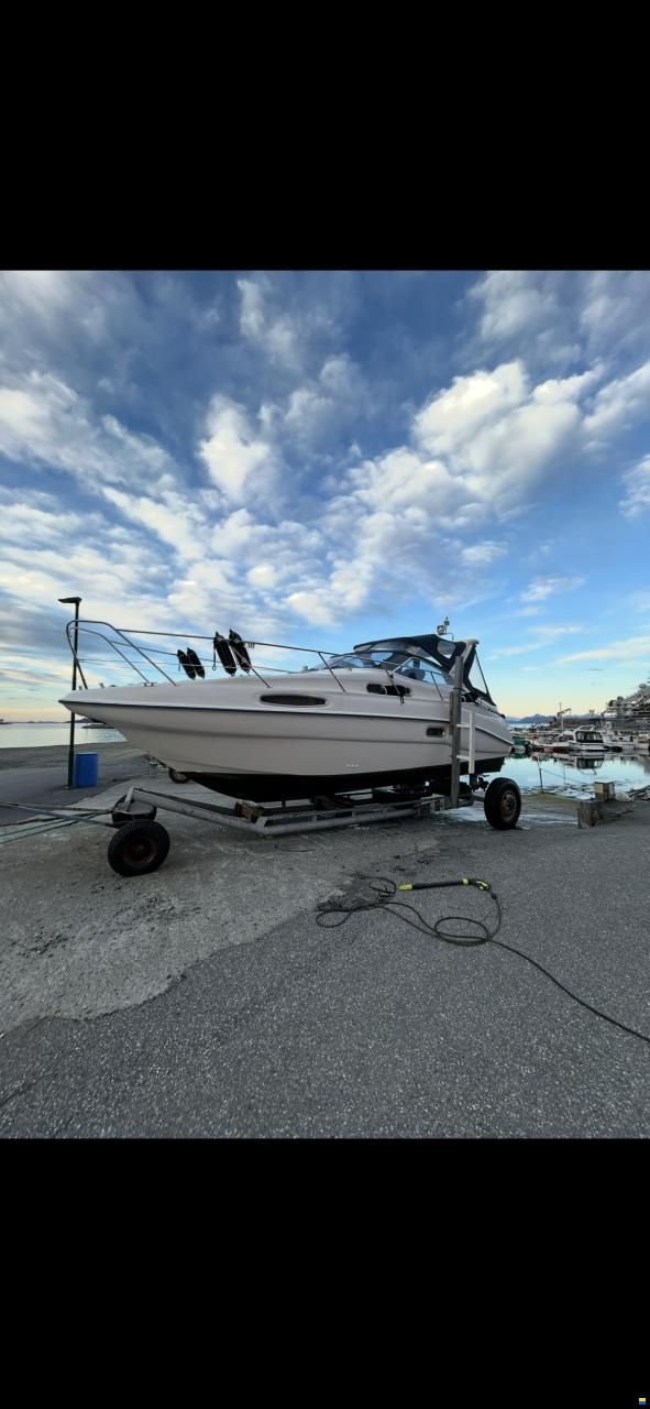 Sealine Sportcruiser 28
