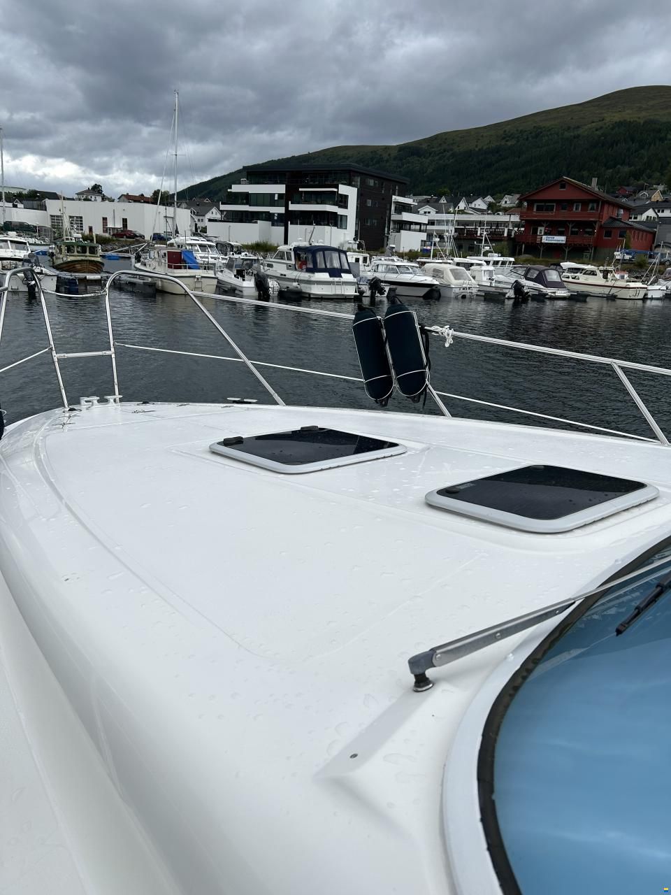 Sealine Sportcruiser 28
