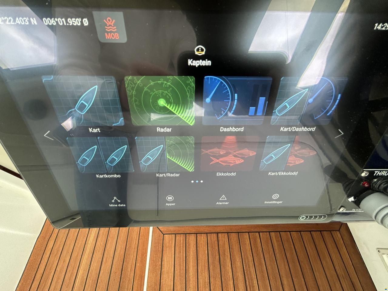 Sealine Sportcruiser 28