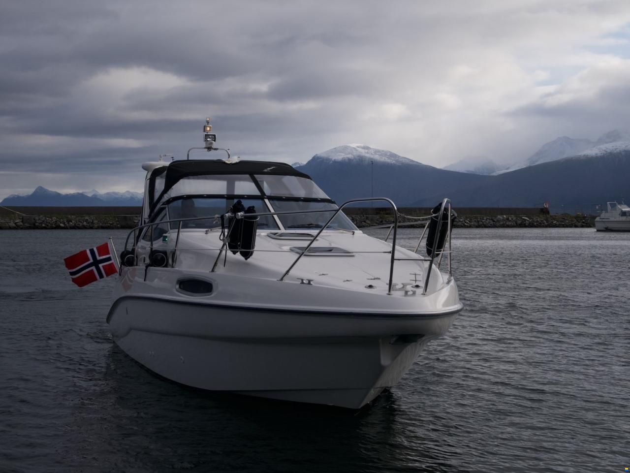 Sealine Sportcruiser 28