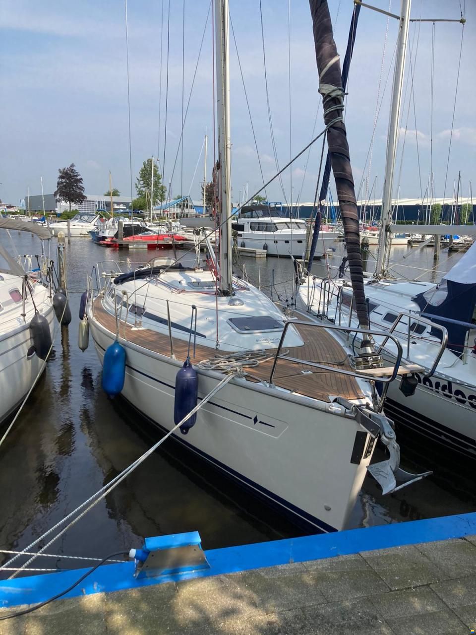 Bavaria 32