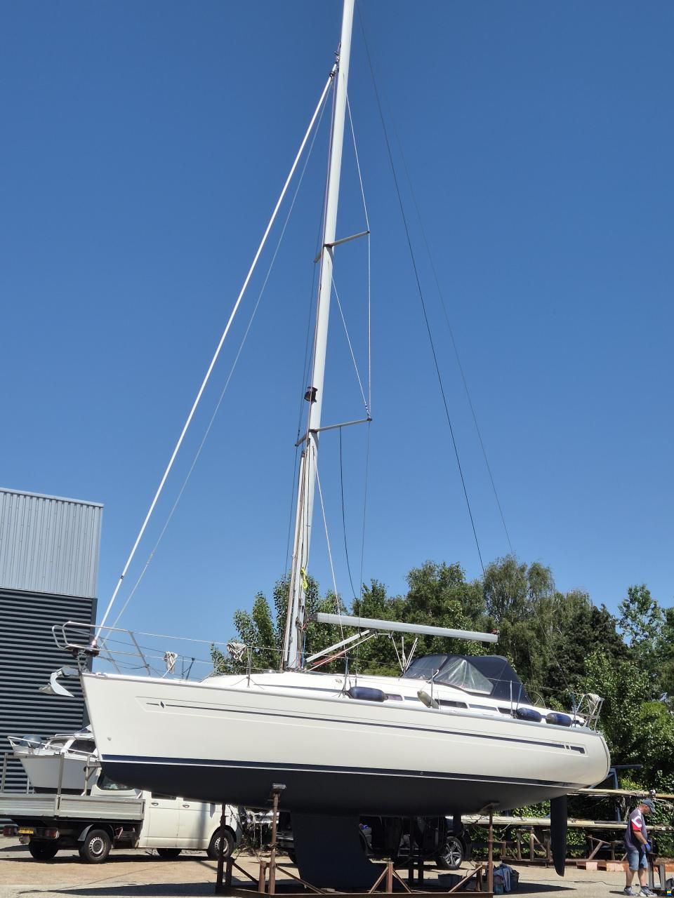 Bavaria 32