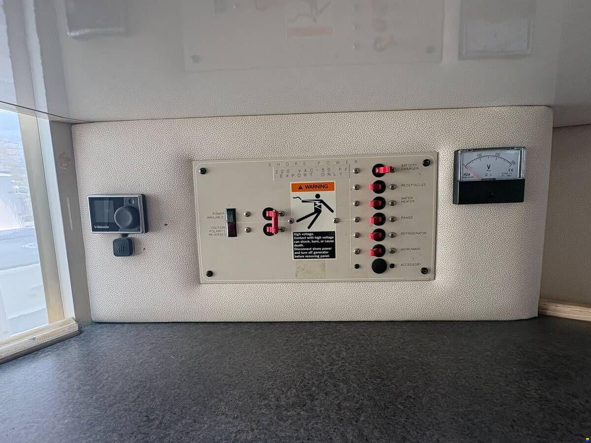 Maxum 3200 SCR