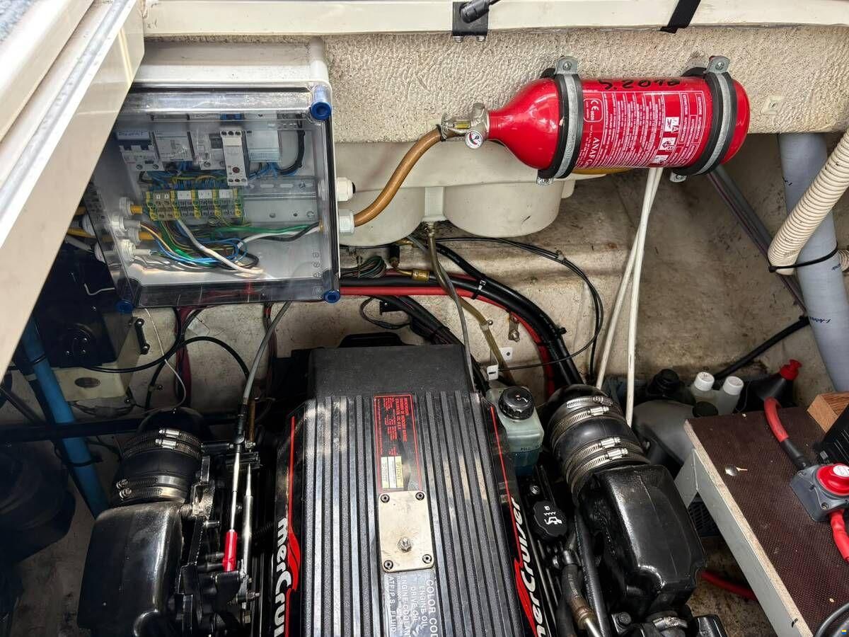 Maxum 3200 SCR