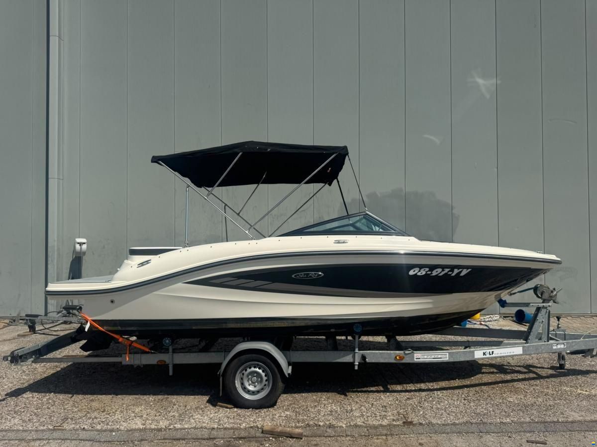 Sea Ray 190 SPX Bowrider