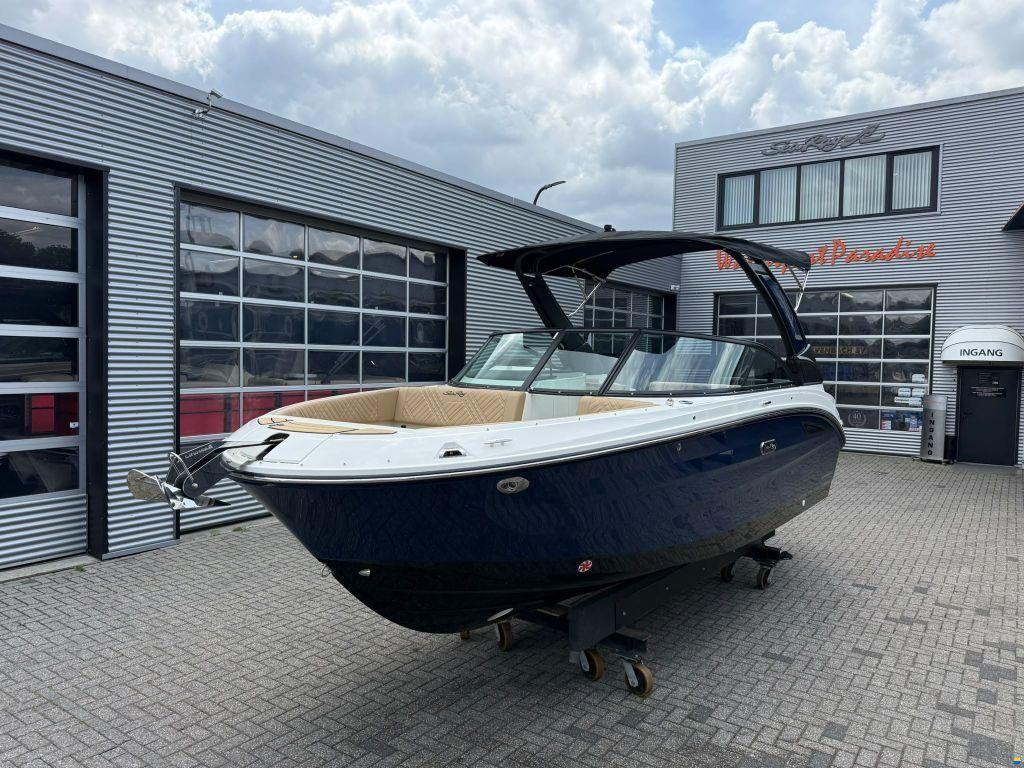 Sea Ray SDX 230