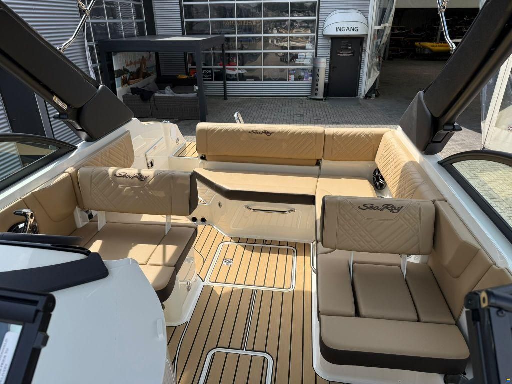 Sea Ray SDX 230